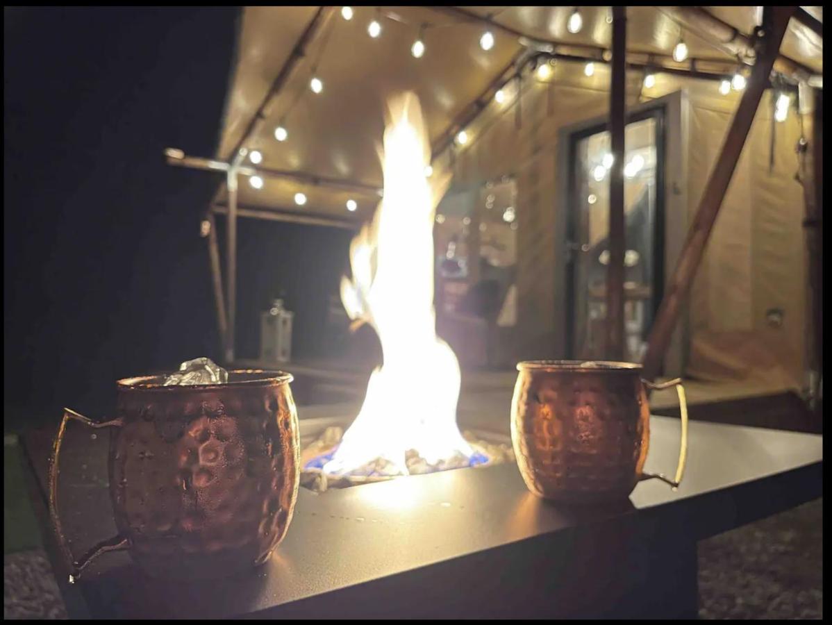 Hotel Firefly Season Glamping Sevierville Esterno foto